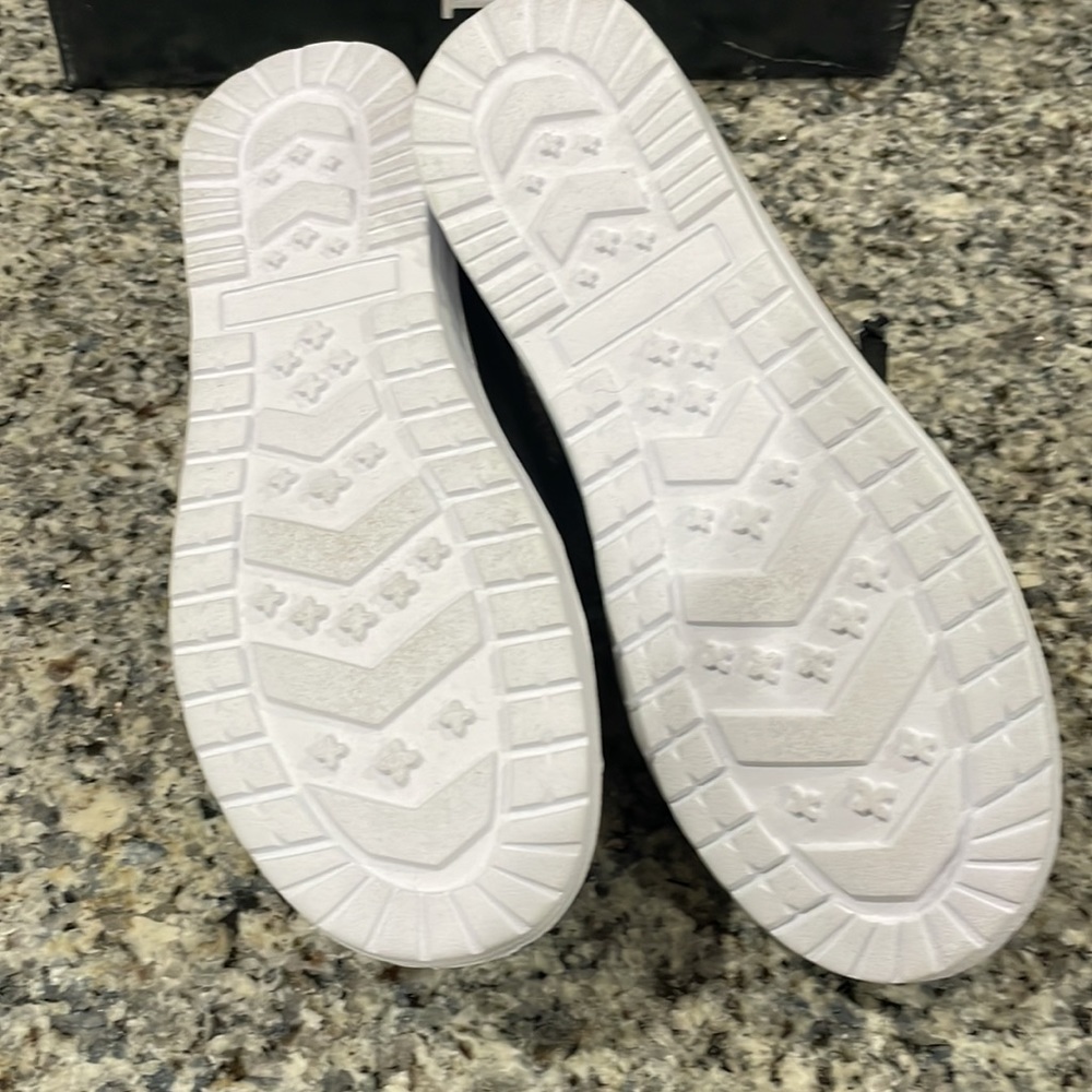 True Craft Shoes - Picture 4 of 6